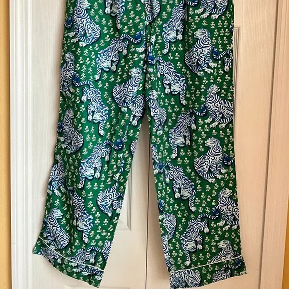 NWT PRINTFRESH Green Floral with TIGERS Cotton Long Pajama Set Size Medium - Picture 8 of 8